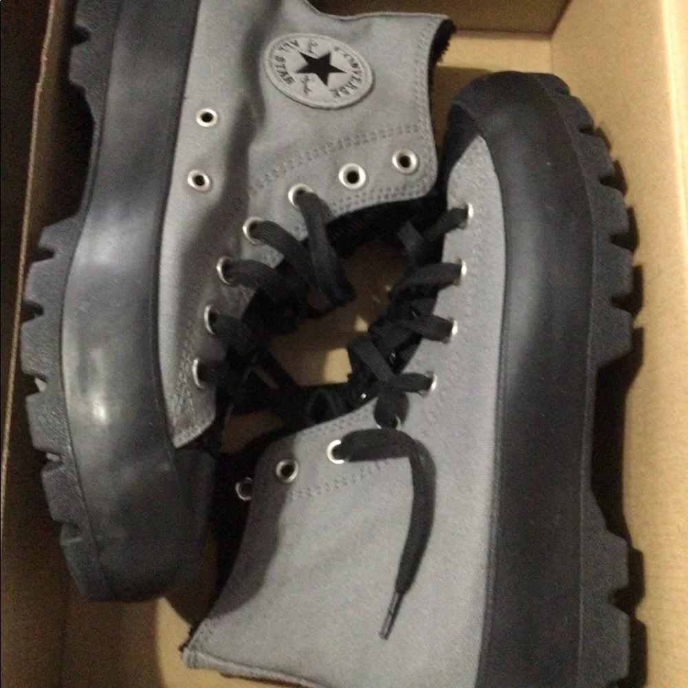 Converse, Sherpa lined, Lugged gray high top lined sneaker boots - Picture 5 of 8